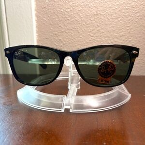 Ray-Ban New Wayfarer Classic sunglasses (RB2132)
